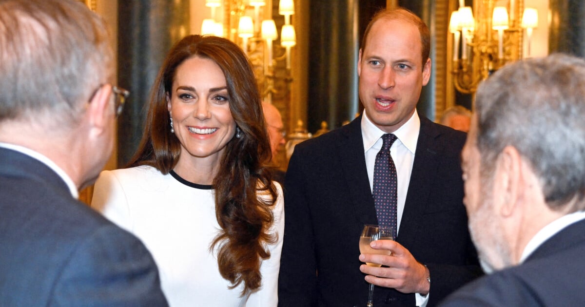 La majestueuse Kate Middleton en robe blanche, le roi Charles III s’ébat lors d’un déjeuner avant le couronnement
