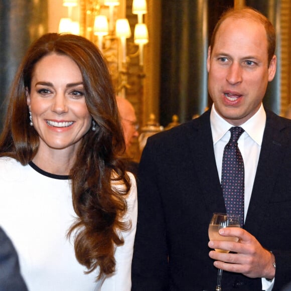 Le couronnement du roi Charles III aura lieu dans quelques heures.
Le prince William, prince de Galles, et Catherine (Kate) Middleton, princesse de Galles - Déjeuner des gouverneurs généraux et des premiers ministres du royaume, avant le couronnement du roi Charles III, au palais de Buckingham à Londres.