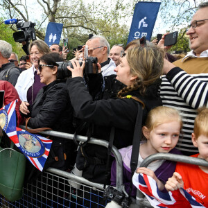 Catherine (Kate) Middleton, princesse de Galles - La famille royale d'Angleterre à la rencontre de sympathisants devant le palais de Buckingham, à la veille du couronnement du roi à Londres, le 5 mai 2023. 
