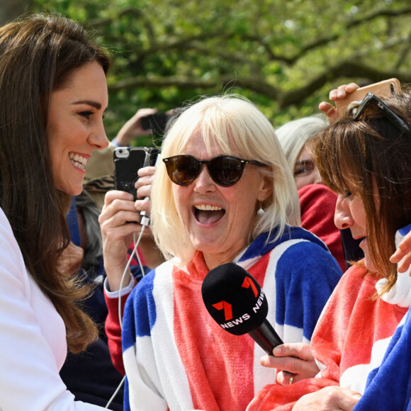 Catherine (Kate) Middleton, princesse de Galles - La famille royale d'Angleterre à la rencontre de sympathisants devant le palais de Buckingham, à la veille du couronnement du roi à Londres, le 5 mai 2023. 