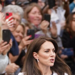 Catherine (Kate) Middleton, princesse de Galles - La famille royale d'Angleterre à la rencontre de sympathisants devant le palais de Buckingham, à la veille du couronnement du roi à Londres, le 5 mai 2023. 