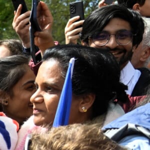 Kate Middleton -  La famille royale d'Angleterre à la rencontre de sympathisants devant le palais de Buckingham, à la veille du couronnement du roi à Londres. Le 5 mai 2023.