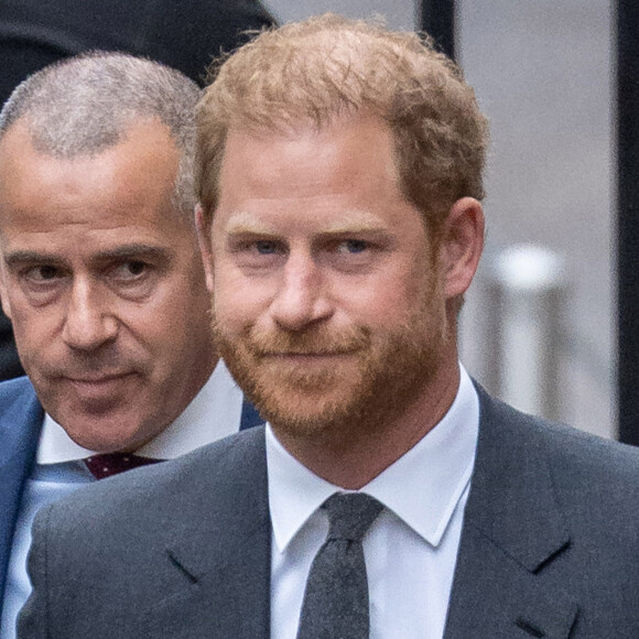 Le prince Harry, duc de Sussex, arrive au procès contre l'éditeur du journal "Daily Mail" à la Haute Cour de Londres, Royaume Uni, le 28 mars 2023. Le prince Harry est l'un des nombreux demandeurs dans un procès contre Associated Newspapers, éditeur du Daily Mail.