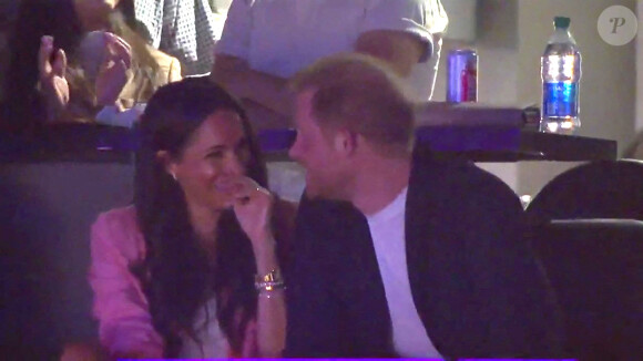 Le prince Harry, duc de Sussex et Meghan Markle, duchesse de Sussex, assistent au match des Lakers à la Crypto.com Arena à Los Angeles, le 24 avril 2023.