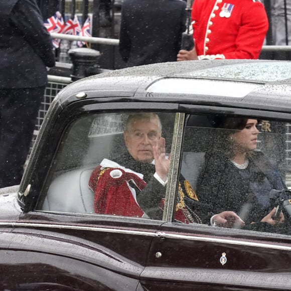 Le prince Andrew, duc d'York et la princesse Eugenie d'York arrivent à la cérémonie de couronnement du roi d'Angleterre à l'abbaye de Westminster de Londres, Royaume Uni, le 6 mai 2023. © Agence / Bestimage