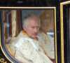 Heureusement, le roi a réussi à rentrer sans problèmes à Buckingham Palace.
Le roi Charles III d'Angleterre et Camilla Parker Bowles, reine consort d'Angleterre, quittent le palais de Buckingham palace en carrosse Diamond Jubilee State Coach pour l'abbaye de Westminster de Londres, Royaume Uni, avant leur cérémonie de couronnement, le 6 mai 2023. 