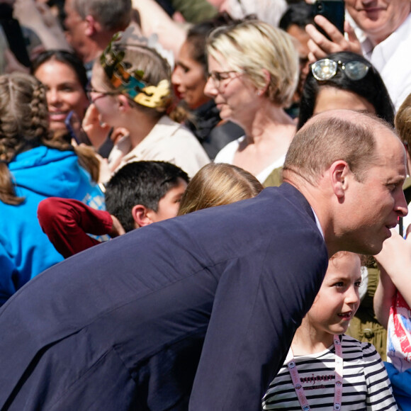 Le prince William, prince de Galles, et Catherine (Kate) Middleton, princesse de Galles, à la rencontre du public du concert du couronnement près du château de Windsor Le prince William, prince de Galles - Le prince de Galles, et la princesse de Galles, à la rencontre du public du concert du couronnement près du château de Windsor, le 7 mai 2023. Au lendemain du sacre du roi d'Angleterre et de la reine consort, L.Richie, K.Perry et le groupe Take That, sans R.Williams, Andrea Bocelli seront quelques un des artistes à se produire sur scène pour fêter l'événement. 