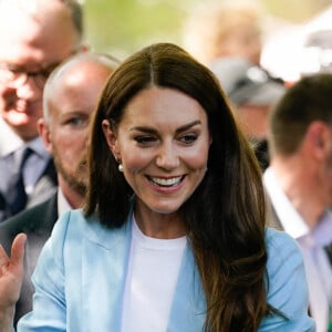 Andrew Matthews_72064498 - Le prince William, prince de Galles, et Catherine (Kate) Middleton, princesse de Galles, à la rencontre du public du concert du couronnement près du château de Windsor Catherine (Kate) Middleton, princesse de Galles - Le prince de Galles, et la princesse de Galles, à la rencontre du public du concert du couronnement près du château de Windsor, le 7 mai 2023. Au lendemain du sacre du roi d'Angleterre et de la reine consort, L.Richie, K.Perry et le groupe Take That, sans R.Williams, Andrea Bocelli seront quelques un des artistes à se produire sur scène pour fêter l'événement. 