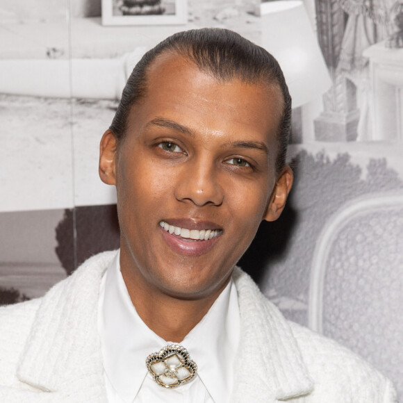 Le chanteur Stromae (Paul van Haver) - Photocall au défilé Chanel Collection Femme Prêt-à-porter Printemps/Eté 2023 lors de la Fashion Week de Paris (PFW), France, le 4 octobre 2022. © Olivier Borde/Bestimage 