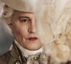 L'acteur incarne le roi Louis XV, dit "Le Bien-Aimé"... surnom peu adéquat quand on en lit davantage sur les coulisses du tournage.
Affiche du film "Jeanne du Barry", de Maïwenn