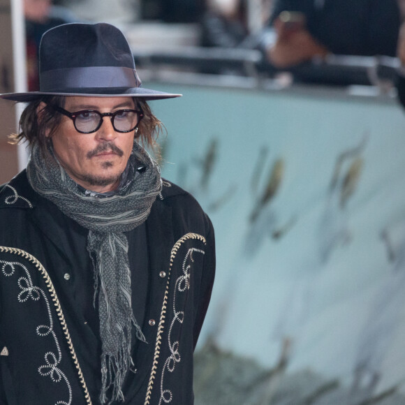 Johnny Depp arrive sur la Via della Conciliazione pour la 16ème édition du festival du film de Rome le 17 octobre 2021. 