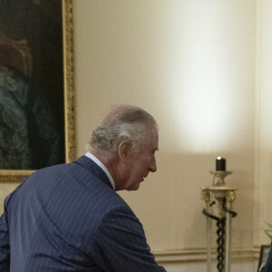 Le roi Charles III d'Angleterre reçoit la première ministre du Royaume Uni en audience au palais de Buckingham à Londres le 12 octobre 2022. 