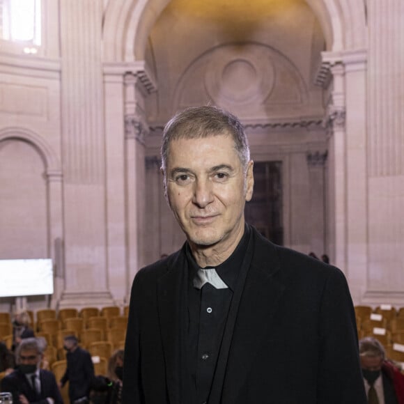 Exclusif - Etienne Daho lors de la remise de sa Grande Médaille Française de la chanson française de l'Académie Française à Paris, France, le 2 décembre 2021. © Olivier Borde/Bestimage 