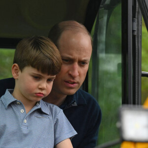 Le prince William, prince de Galles, et Catherine (Kate) Middleton, princesse de Galles, et leurs enfants, participent à la journée du bénévolat "Big Help Out" à Slough