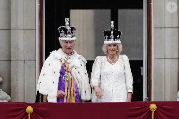 D'après les informations du Daily Mail, Charles III ne serait pas du tout enthousiaste à l'idée d'assister au Royal Ascot, une prestigieuse course hippique en Angleterre

La famille royale britannique salue la foule sur le balcon du palais de Buckingham lors de la cérémonie de couronnement du roi d'Angleterre à Londres Le roi Charles III d'Angleterre et Camilla Parker Bowles, reine consort d'Angleterre - La famille royale britannique salue la foule sur le balcon du palais de Buckingham lors de la cérémonie de couronnement du roi d'Angleterre à Londres le 5 mai 2023.