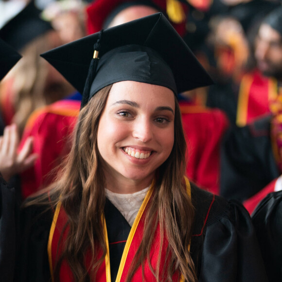 Sasha Obama était également présente
La princesse Lalla Salma de Jordanie reçoit son diplome de l'Université de Caroline du Sud (USC), sous le regard ému de ses parents le roi Abdallah II de Jordanie et la reine Rania de Jordanie. Los Angeles, le 12 mai 2023. 