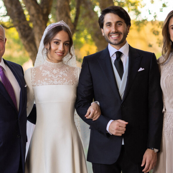 La roi Abdallah de jordanie et sa fille la princesse Iman de Jordanie, Jameel Alexander Thermiotis, la reine Rania de Jordanie - Mariage de la princesse Iman de Jordanie avec Jameel Alexander Thermiotis au palais Beit al-Urdon à Amman en Jordanie le 12 mars 2023.