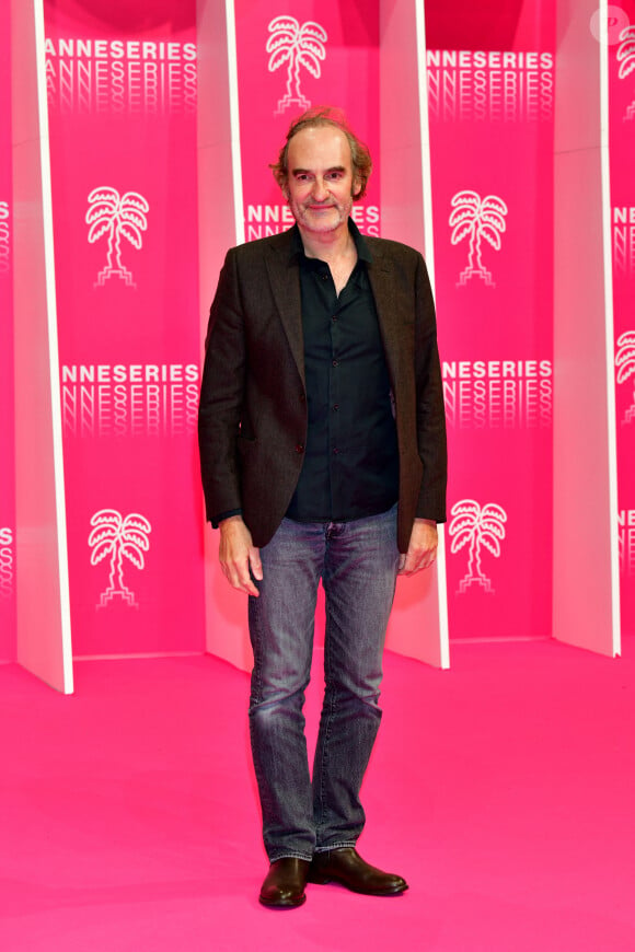 Michel Vuillermoz - People lors du photocall de la 3ème soirée du Canneseries saison 3 au Palais des Festivals à Cannes, le 11 octobre 2020. © Bruno Bebert/Bestimage 