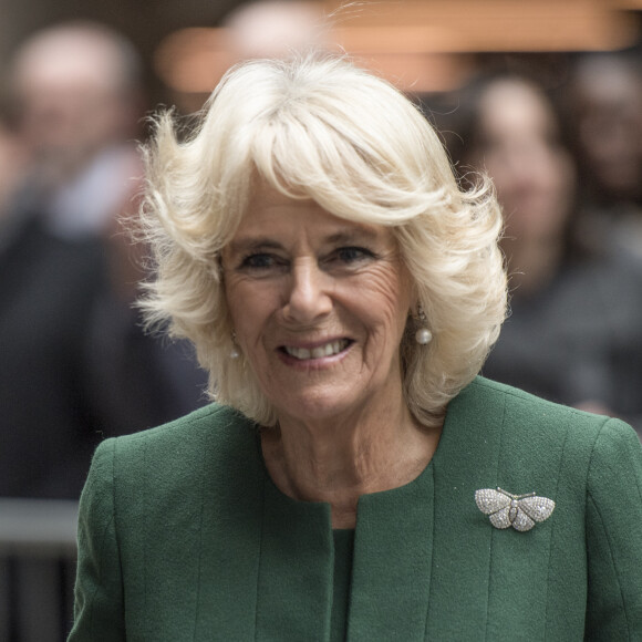 Camilla Parker Bowles, duchesse de Cornouailles visile la société de courtage ICAP lors d'une journée de charité organisé par les employés à Londres le 5 décembre 2017