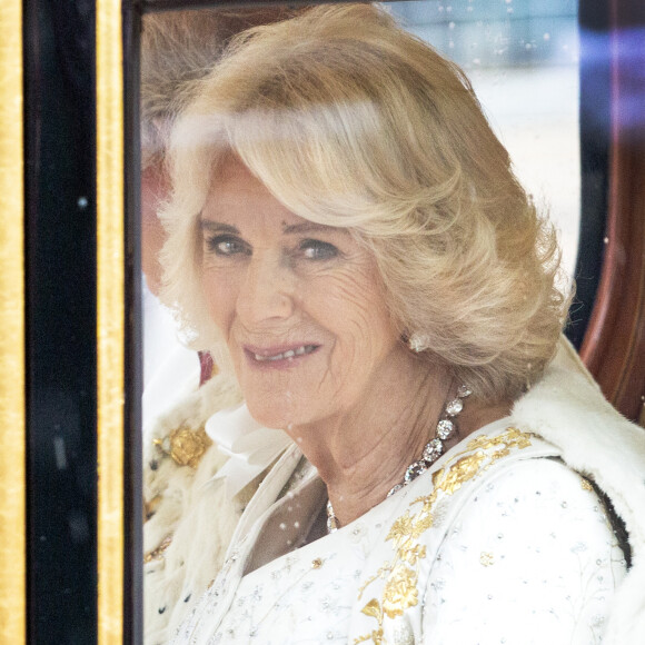 À cette époque, c'est son naturel qui va séduire le fils aîné d'Elizabeth II.
Le roi Charles III d'Angleterre et Camilla Parker Bowles, reine consort d'Angleterre, lors de la cérémonie de couronnement du roi d'Angleterre à Londres, Royaume Uni, le 6 mai 2023.