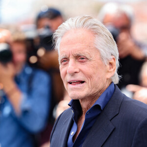 Michael Douglas assiste à un photocall pour la Palme d'Or honorifique du 76ème festival annuel du film de Cannes au Palais des Festivals à Cannes, France, le 16 mai 2023. © Jacovides-Moreau/Bestimage 