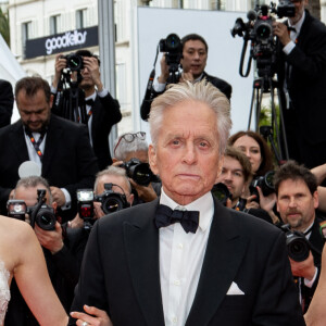 Michael Douglas, sa femme Catherine Zeta-Jones et leur fille Carys - Montée des marches du film " Jeanne du Barry " pour la cérémonie d'ouverture du 76ème Festival International du Film de Cannes, au Palais des Festivals à Cannes. Le 16 mai 2023 © Jacovides-Moreau / Bestimage 