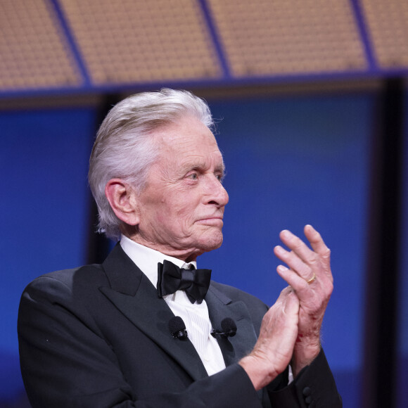 Michael Douglas - Cérémonie d'ouverture du 76ème Festival International du Film de Cannes, au Palais des Festivals à Cannes. Le 16 mai 2023. © Borde-Jacovides-Moreau / Bestimage 