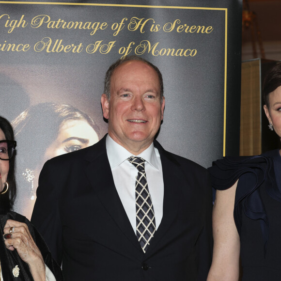 Nana Mouskouri, le prince Albert II de Monaco et la princesse Charlene de Monaco ont reçu cette année un Maria Callas Award - Cérémonie des " Maria Callas " Awards à l'Opéra de Monte-Carlo avec I.Efthimiou, Présidente & Fondatrice du Monaco Gala & Awards. Le Maria Callas Monaco Gala & Awards devient une institution annuelle à Monaco destinée à célébrer l'art et l'opéra ainsi qu'à défendre chaque année une nouvelle cause caritative. Le 12 mai 2023 à Monaco. © Claudia Albuquerque / Bestimage