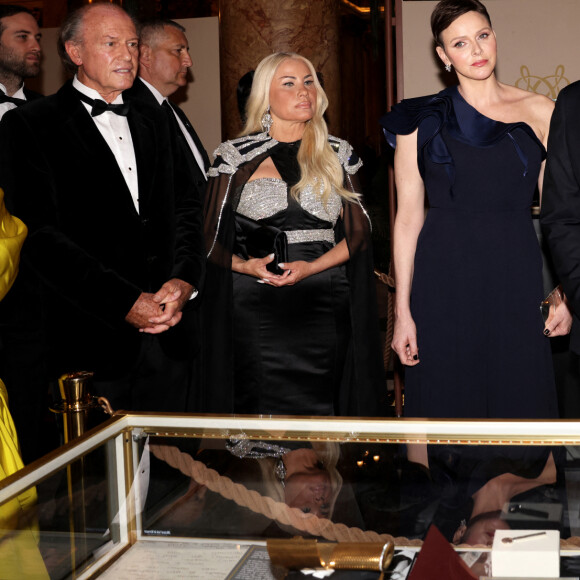 Le prince Albert II de Monaco et la princesse Charlene de Monaco ont reçu cette année un Maria Callas Award et Ioanna Efthimiou, Présidente & Foundatrice du Monaco Gala & Awards - Cérémonie des " Maria Callas " Awards à l'Opéra de Monte-Carlo avec I.Efthimiou, Présidente & Fondatrice du Monaco Gala & Awards. Le Maria Callas Monaco Gala & Awards devient une institution annuelle à Monaco destinée à célébrer l'art et l'opéra ainsi qu'à défendre chaque année une nouvelle cause caritative. Le 12 mai 2023 à Monaco. © Claudia Albuquerque / Bestimage