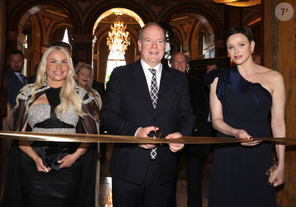 Le prince Albert II de Monaco et la princesse Charlene de Monaco ont reçu cette année un Maria Callas Award et Ioanna Efthimiou, Présidente & Foundatrice du Monaco Gala & Awards - Cérémonie des " Maria Callas " Awards à l'Opéra de Monte-Carlo avec I.Efthimiou, Présidente & Fondatrice du Monaco Gala & Awards. Le Maria Callas Monaco Gala & Awards devient une institution annuelle à Monaco destinée à célébrer l'art et l'opéra ainsi qu'à défendre chaque année une nouvelle cause caritative. Le 12 mai 2023 à Monaco. © Claudia Albuquerque / Bestimage