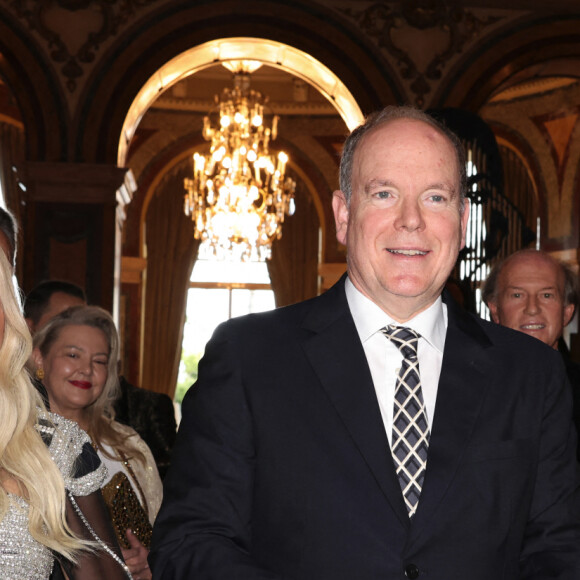 Le prince Albert II de Monaco et la princesse Charlene de Monaco ont reçu cette année un Maria Callas Award et Ioanna Efthimiou, Présidente & Foundatrice du Monaco Gala & Awards - Cérémonie des " Maria Callas " Awards à l'Opéra de Monte-Carlo avec I.Efthimiou, Présidente & Fondatrice du Monaco Gala & Awards. Le Maria Callas Monaco Gala & Awards devient une institution annuelle à Monaco destinée à célébrer l'art et l'opéra ainsi qu'à défendre chaque année une nouvelle cause caritative. Le 12 mai 2023 à Monaco. © Claudia Albuquerque / Bestimage