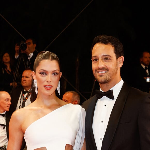 Iris Mittenaere et son fiancé Diego El Glaoui - Montée des marches du film " Le retour (Homecoming) " lors du 76ème Festival International du Film de Cannes, au Palais des Festivals à Cannes. Le 17 mai 2023 © Christophe Clovis / Bestimage 