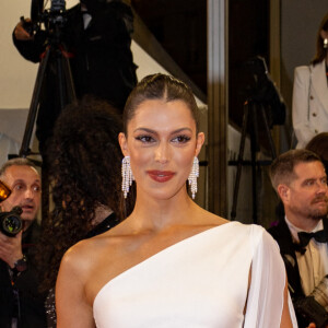 Iris Mittenaere - Montée des marches du film " Le retour (Homecoming) " lors du 76ème Festival International du Film de Cannes, au Palais des Festivals à Cannes. Le 17 mai 2023 © Jacovides-Moreau / Bestimage 