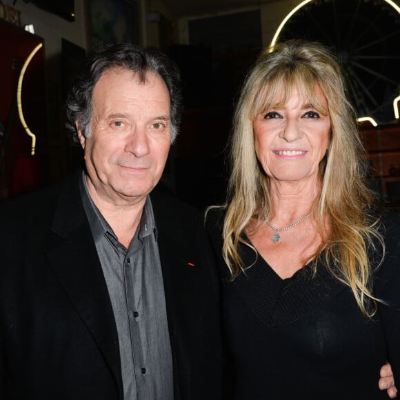 "C'est la plus belle rencontre de ma vie", confiait-il à nos confrères de "Gala" en 2015, alors qu'il s'apprêtait à célébrer ses 40 ans de carrière et de mariage avec sa femme.
Exclusif - Daniel Russo et sa femme Lucie - Dîner privé en l'honneur de Jean-Paul Belmondo à La Chope des Puces à Saint-Ouen le 27 février 2017. © Coadic Guirec/Bestimage 