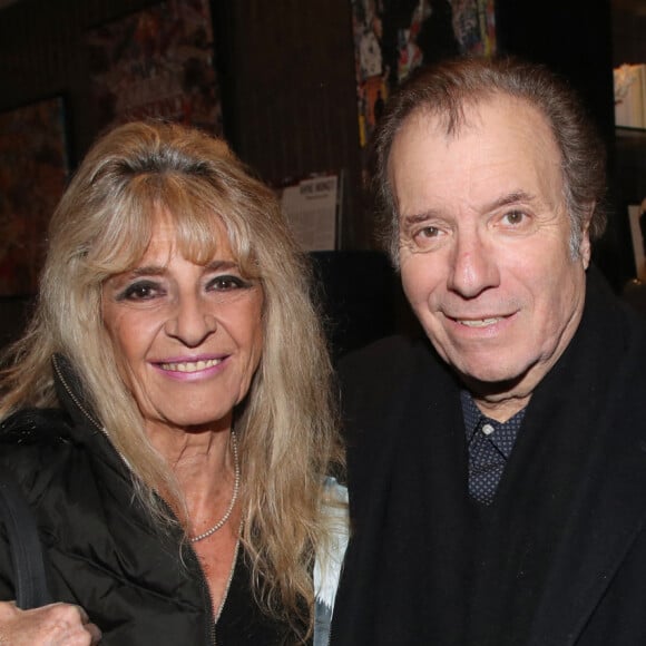Exclusif - Daniel Russo et sa femme Lucie - Vernissage de l'Exposition d'Anne Mondy, "Une époque formidable", Nos indétrônables du cinéma français, au restaurant Veramente à Paris, France, le 21 Novembre 2022. © Bertrand Rindoff / Bestimage 