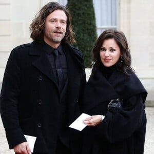 Ils se sont rencontrés à Londres
Tina Arena et son mari Vincent Mancini - Dîner d'Etat en l'honneur du gouverneur australien Peter Cosgrove au palais de l'Elysée à Paris, le 26 avril 2016. © Stéphane Lemouton/Bestimage 
