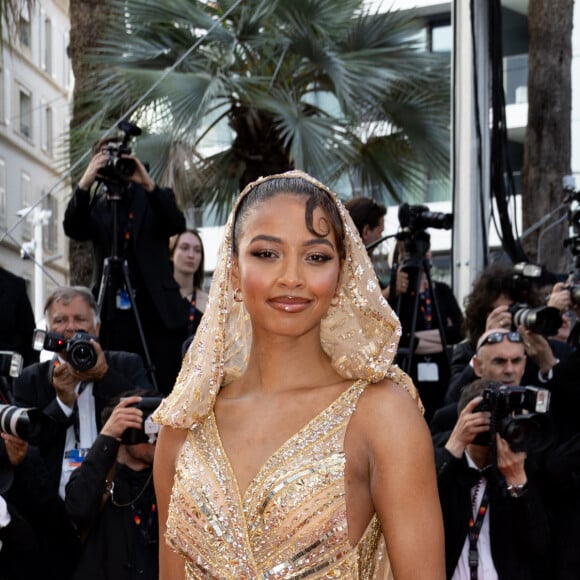 Flora Coquerel - Montée des marches du film " Firebrand (Le jeu de la reine) " lors du 76ème Festival International du Film de Cannes, au Palais des Festivals à Cannes. Le 21 mai 2023 © Jacovides-Moreau / Bestimage 