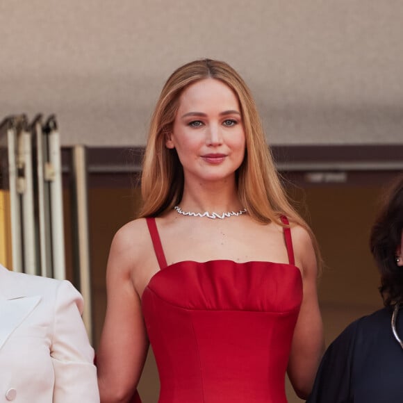 Sahra Mani, Jennifer Lawrence, guest - Montée des marches du film " Anatomie d'une chute " lors du 76ème Festival International du Film de Cannes, au Palais des Festivals à Cannes. Le 21 mai 2023 © Jacovides-Moreau / Bestimage 