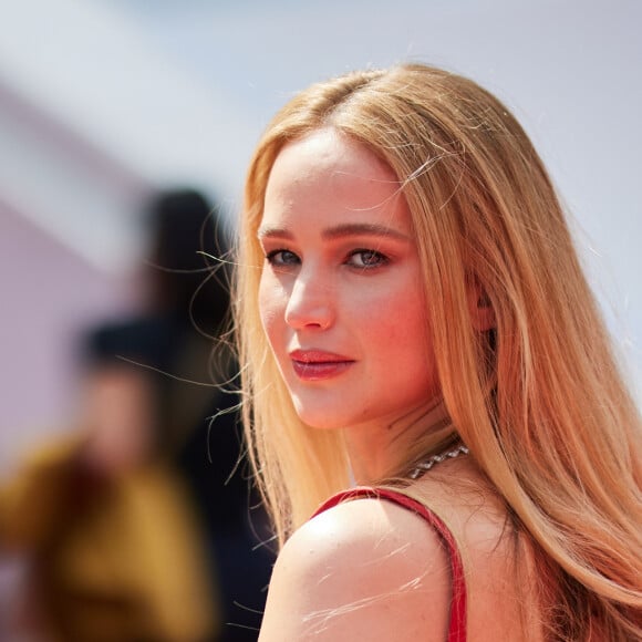 Jennifer Lawrence - Montée des marches du film " Anatomie d'une chute " lors du 76ème Festival International du Film de Cannes, au Palais des Festivals à Cannes. Le 21 mai 2023 © Jacovides-Moreau / Bestimage 