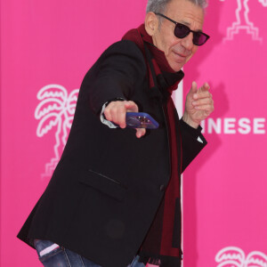 François Feldman au photocall de la cérémonie d'ouverture de la 5ème saison du festival International des Séries "Canneseries" à Cannes, France, le 1er avril 2022. © Denis Guignebourg/BestImage