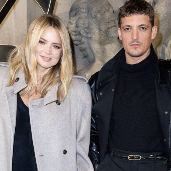 Virginie Efira et son compagnon Niels Schneider - Photocall du défilé de mode prêt-à-porter automne-hiver 2023/2024 "Saint Laurent" lors de la Fashion Week de Paris. Le 28 février 2023 © Olivier Borde / Bestimage 