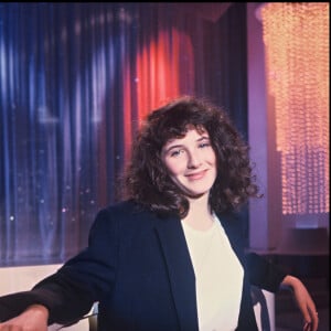 Elle a commencé sa carrière très jeune, dans les années 1980.
Archives - La chanteuse Elsa Lunghini, invitée sur un plateau de télévision.