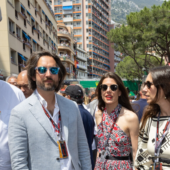 La famille monégasque était laergement représentée cette année. 
Dimitri Rassam et sa femme Charlotte Casiraghi, Tatiana Santo Domingo - People sur la grille de départ lors du 80ème Grand Prix de Monaco de Formule 1 à Monaco le 28 mai 2023. © Olivier Huitel/Pool Monaco 