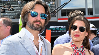 Charlotte Casiraghi entourée de ses hommes : Raphaël et Dimitri sur leur 31, elle rayonne pour le GP de Monaco