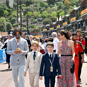 Dimitri Rassam et sa femme Charlotte Casiraghi , Sacha Casiraghi, Raphael Elmaleh - La famille princière de Monaco lors du 80ème Grand Prix de Monaco de Formule 1 à Monaco le 28 mai 2023. © Bruno Bebert/Bestimage 