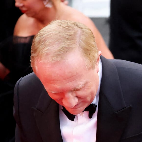 François-Henri Pinault et sa femme Salma Hayek - Montée des marches du film " Killers of the flower moon " lors du 76ème Festival International du Film de Cannes, au Palais des Festivals à Cannes. Le 20 mai 2023 © Jacovides-Moreau / Bestimage 