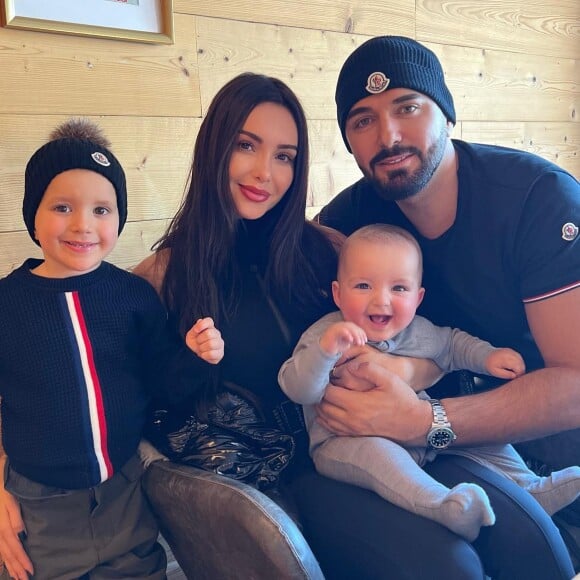 Nabilla Benattia et Thomas Vergara avec leurs fils Milann et Leyann