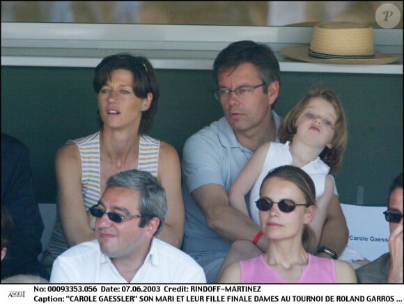 Archives - Carole Gaessler et son mari Franck avec leurs enfants à Roland-Garros en 2003