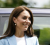 Kate Middleton était vêtue d'un tailleur noir très sobre en arrivant en Jordanie.
Catherine (Kate) Middleton, princesse de Galles - Le prince de Galles, et la princesse de Galles, à la rencontre du public du concert du couronnement près du château de Windsor, le 7 mai 2023. 