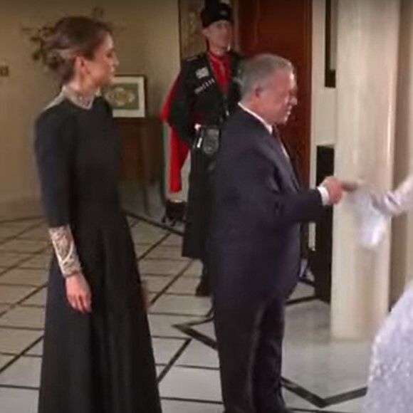 Le prince William et Kate Middleton se sont rendus au mariage du prince héritier Hussein de Jordanie et de sa fiancée Rajwa @ Capture d'écran / Roya New English